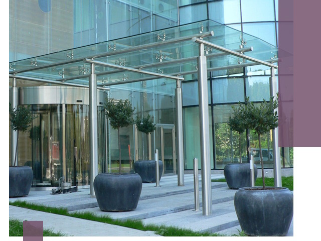 Навесы из стекла на заказ в Валуйках — монтаж и установка