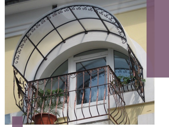 Козырьки над балконом в Валуйках — изготовление и монтаж