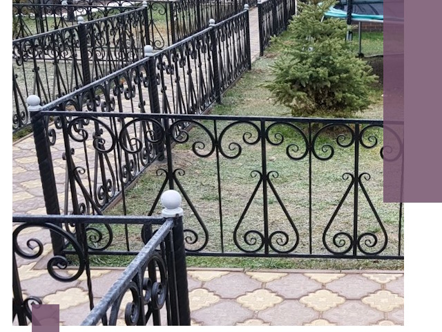 Кованые газонные ограждения под ключ в Валуйках